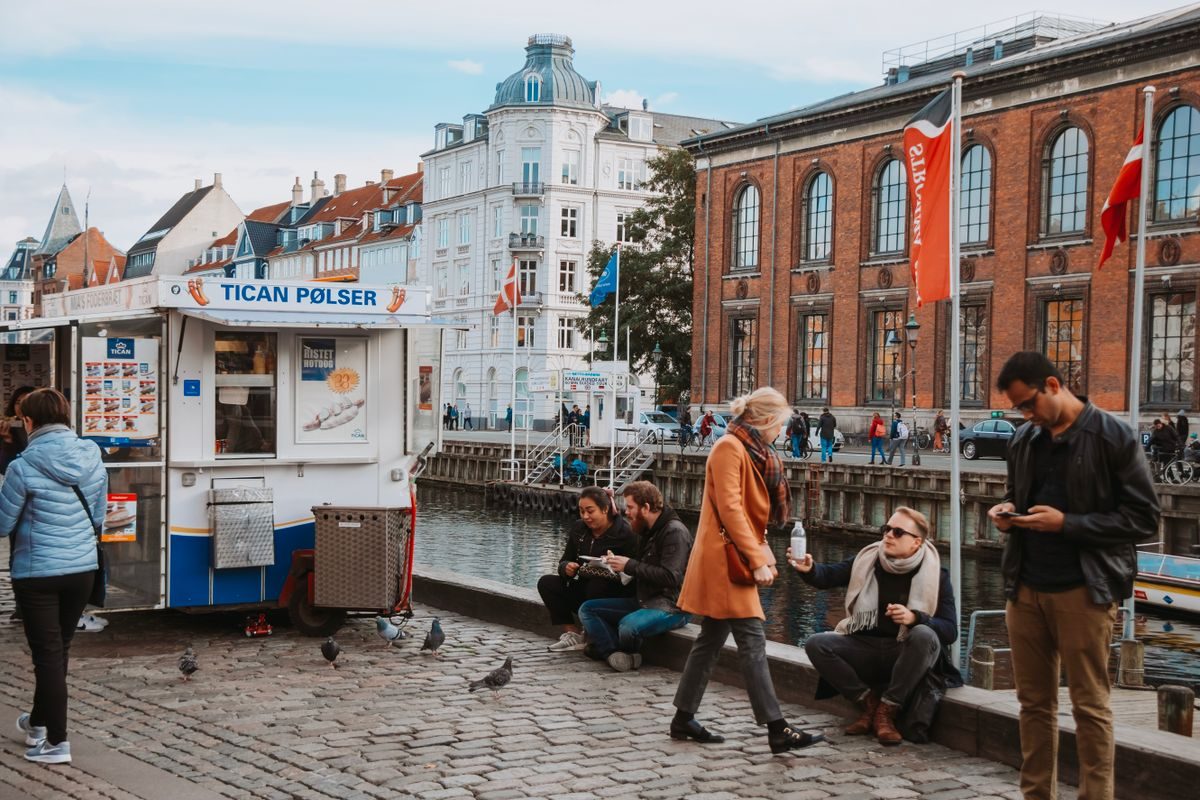 Domino's i København med cykler udenfor